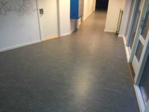 Montering af Linoleum